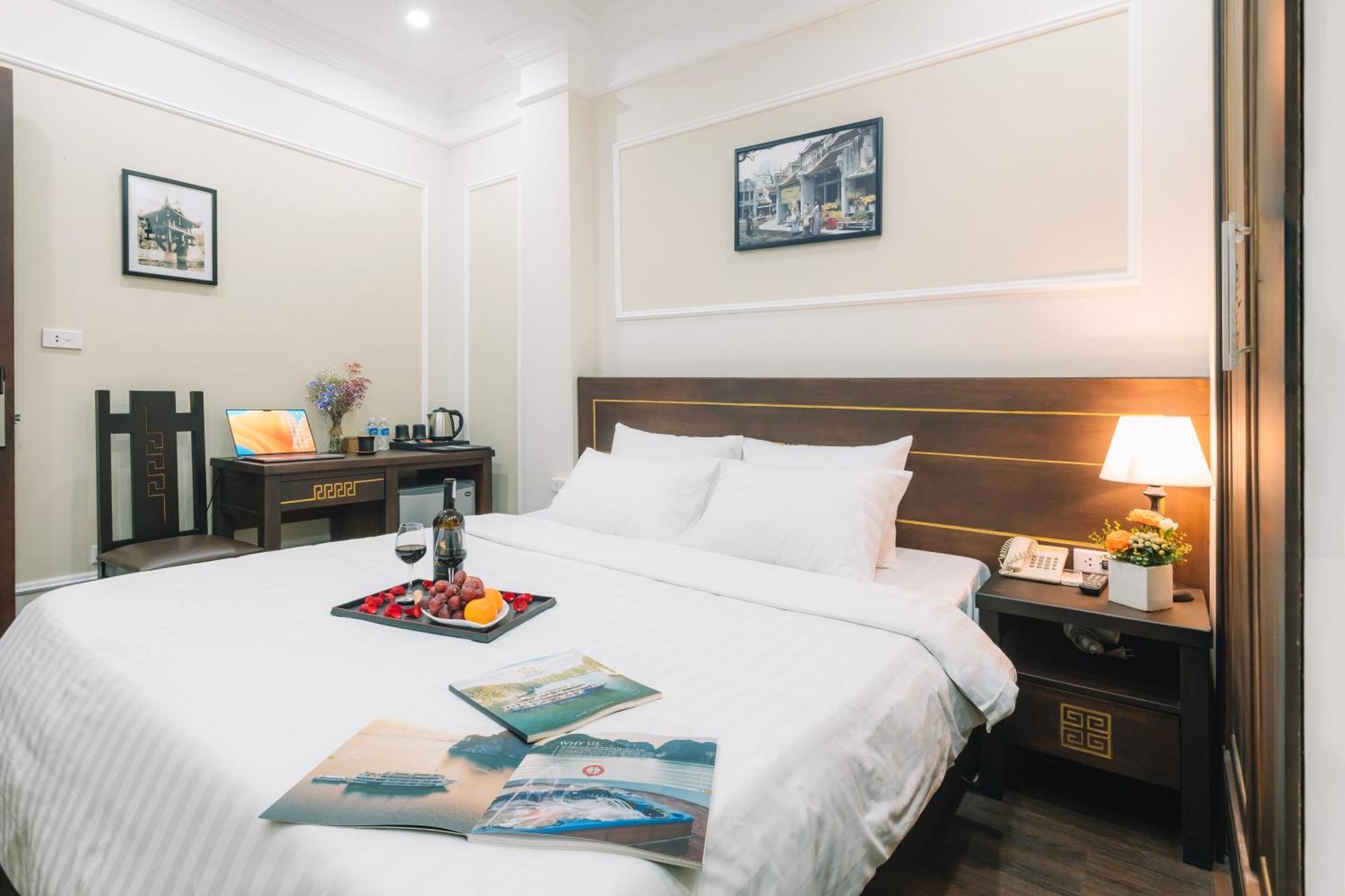Ha Noi Lake View Hotel & Travel Ханой Екстер'єр фото