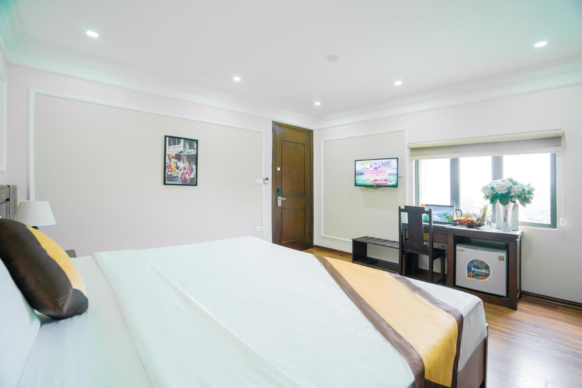 Ha Noi Lake View Hotel & Travel Ханой Екстер'єр фото