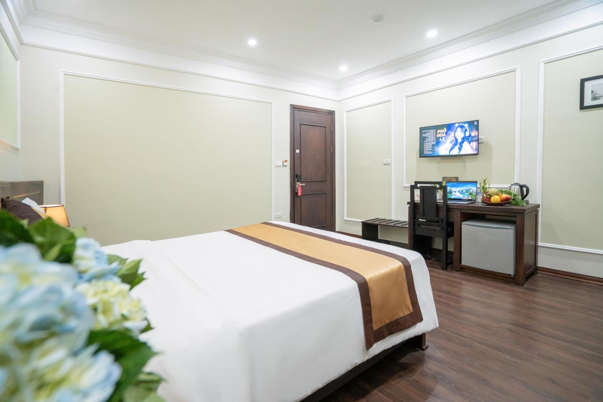 Ha Noi Lake View Hotel & Travel Ханой Екстер'єр фото