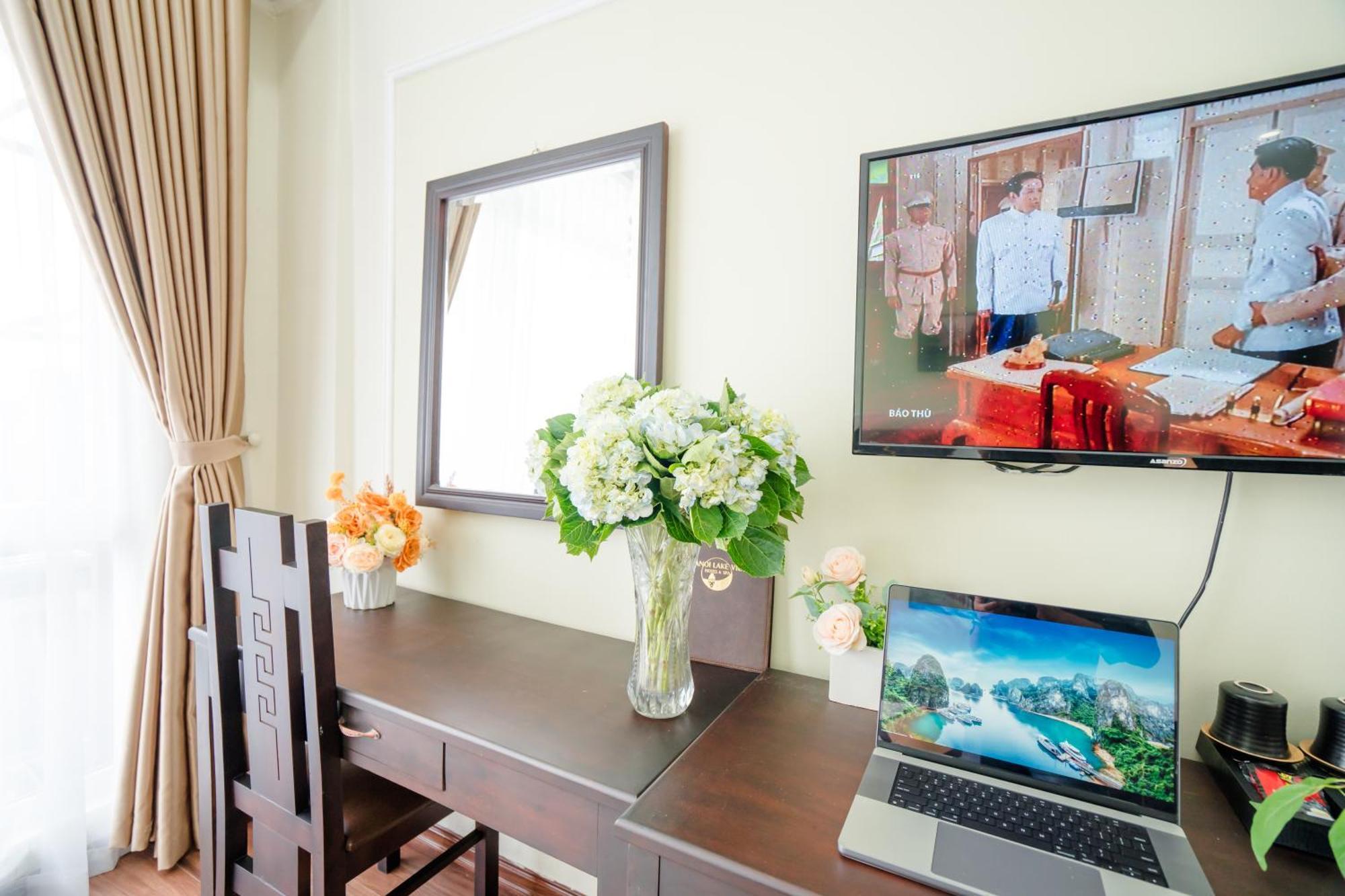 Ha Noi Lake View Hotel & Travel Ханой Екстер'єр фото