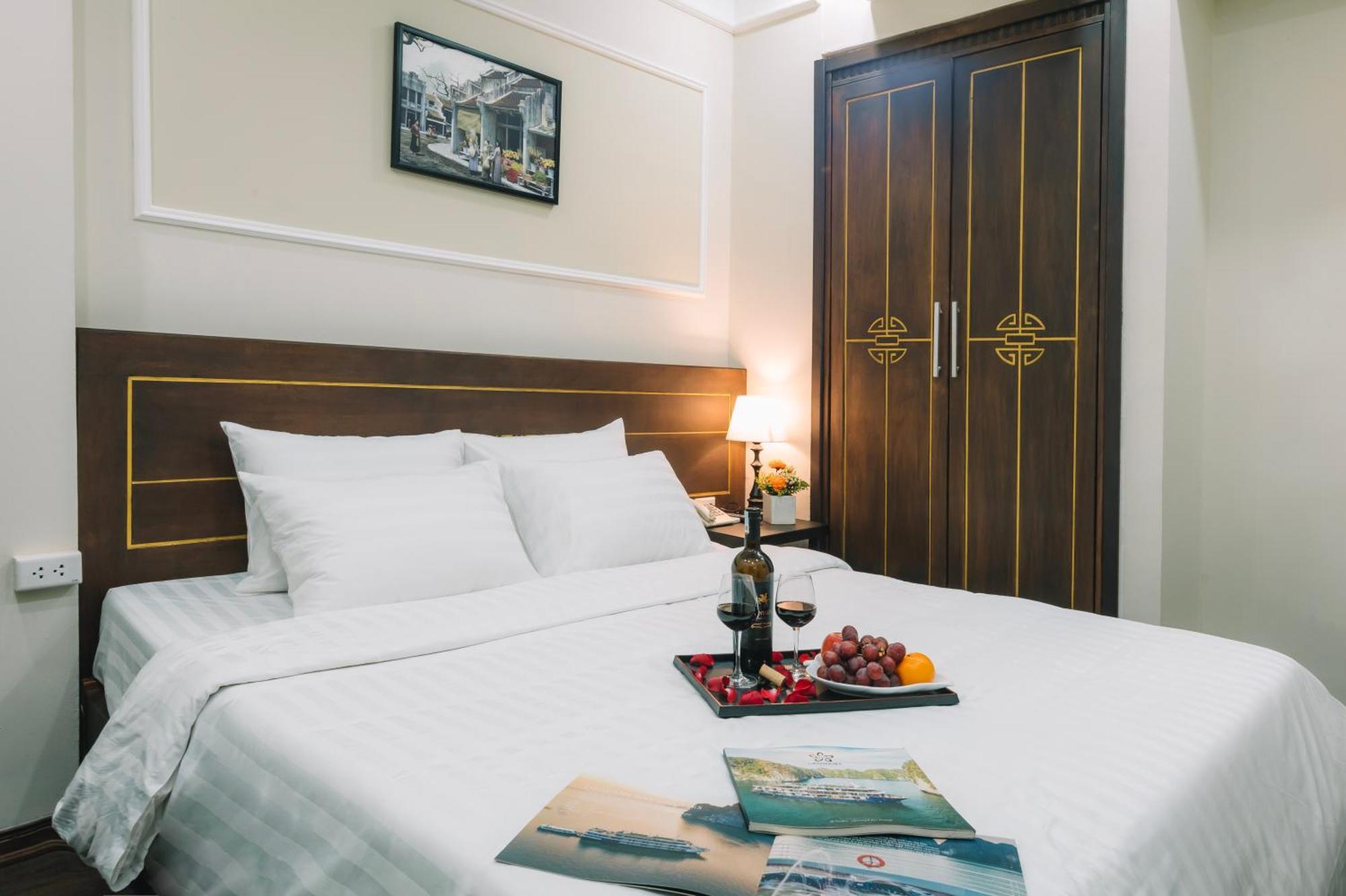 Ha Noi Lake View Hotel & Travel Ханой Екстер'єр фото